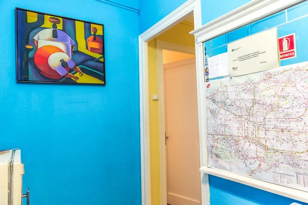 Hostel Turistic Castell 바르셀로나 아파트